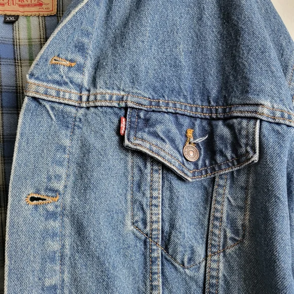 LEVIS Vintage Denim Jacket with Plaid Lining - Picture 10 of 12